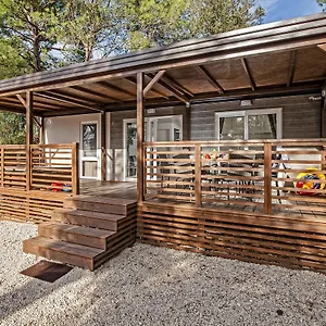 Park za odmor Eurocamp Mobile Homes At Porton Biondi