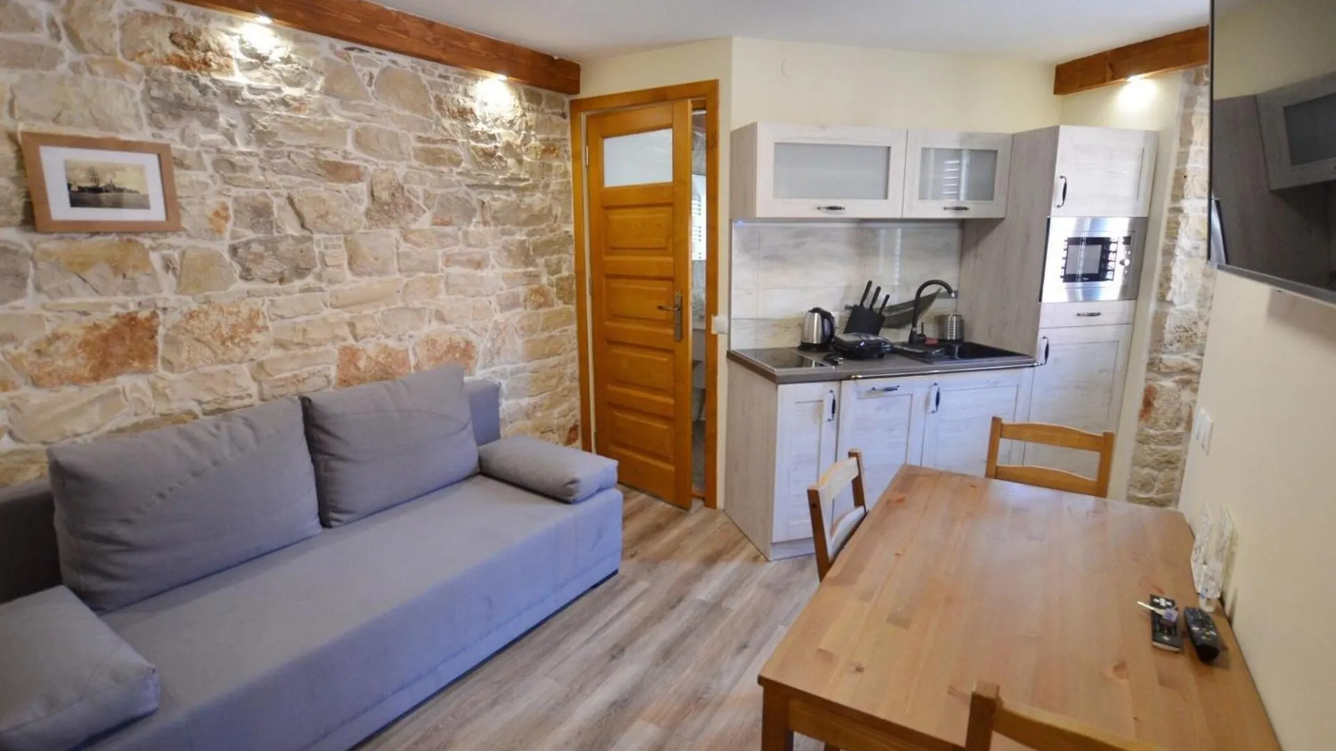 Contacten van Urban And Upscale Homes Rovinj Old Town - Classic One Bedroom Apartment