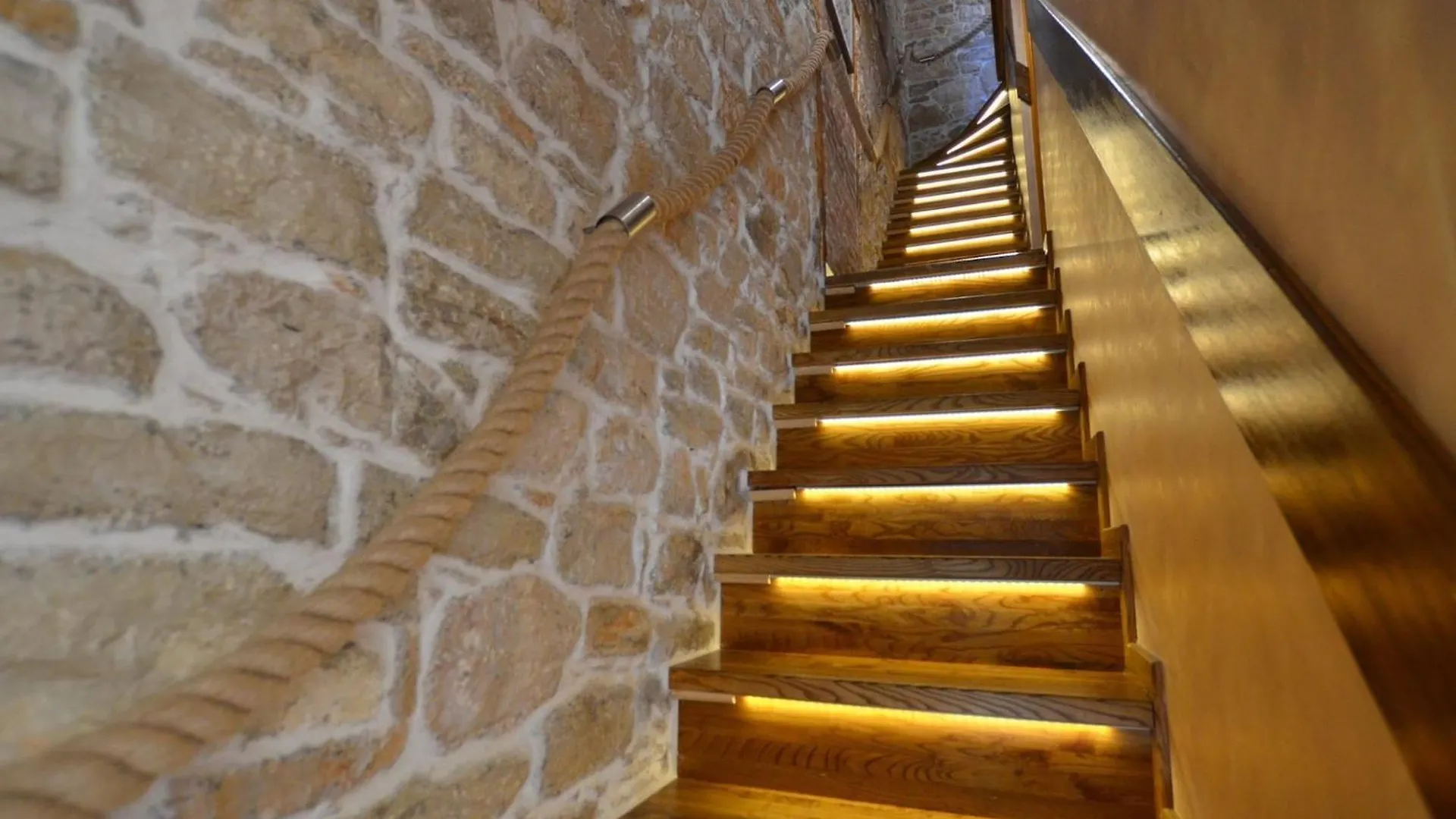 Urban And Upscale Homes Rovinj Old Town - Classic One Bedroom Apartment