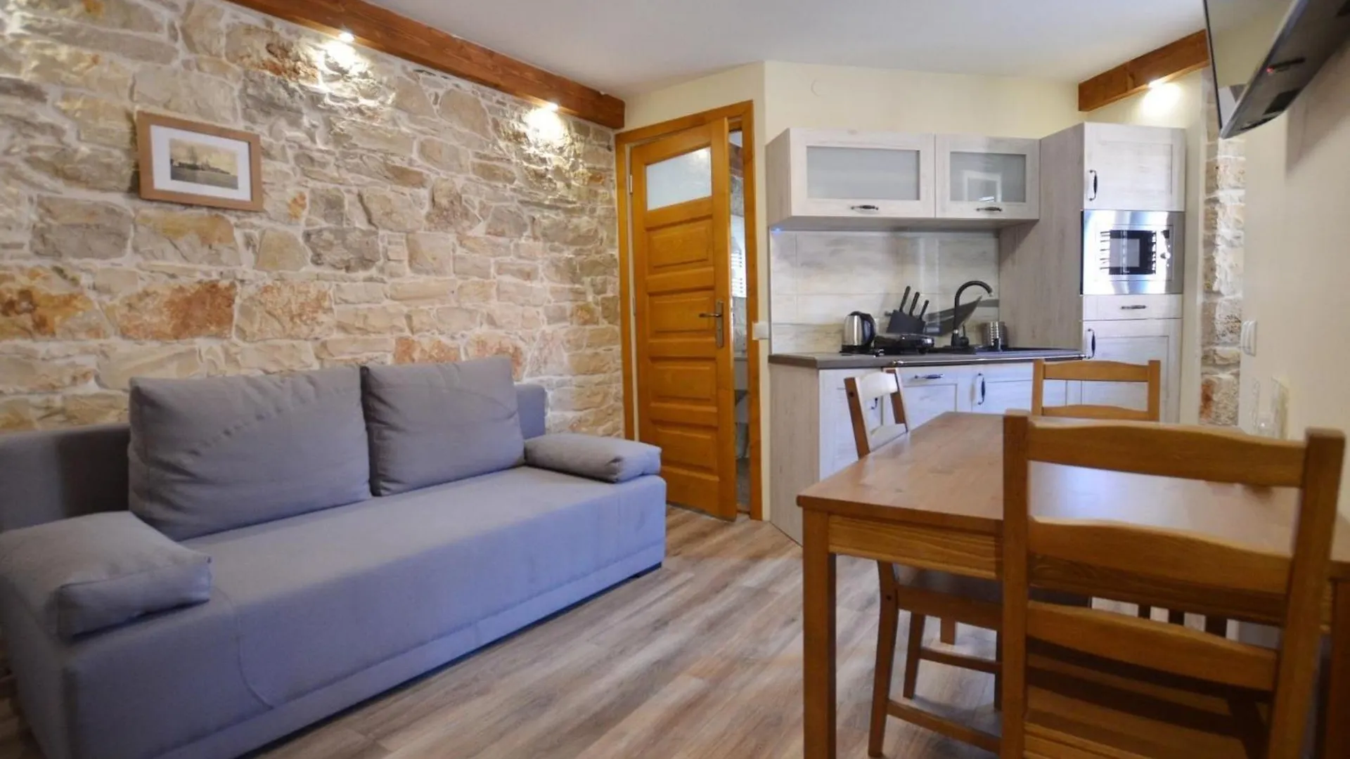 Urban And Upscale Homes Rovinj Old Town - Classic One Bedroom Apartment 0*,